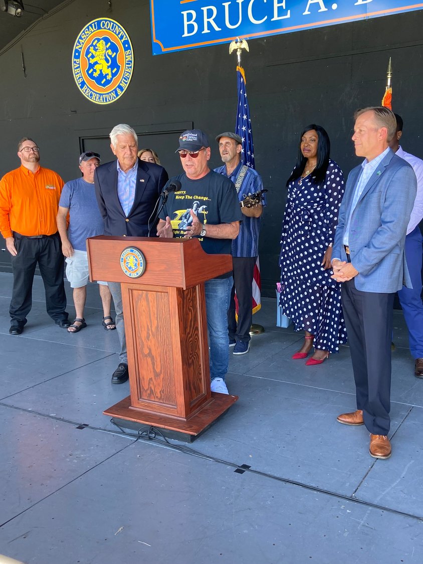 Helping to feed Nassau County Herald Community Newspapers www